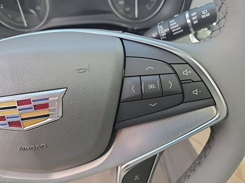 Used 2022 Cadillac XT5 Premium Luxury w/ Technology Package AWD/4WD image 14