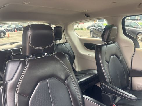 Used 2020 Chrysler Voyager Lxi FWD image 34