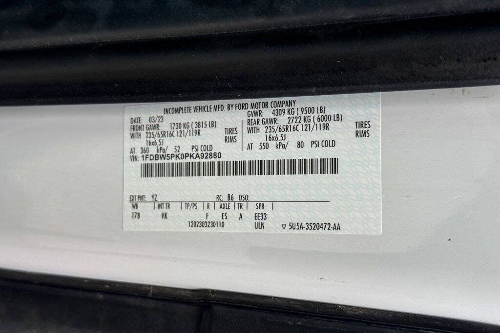 Used 2023 Ford E-Transit RWD image 22