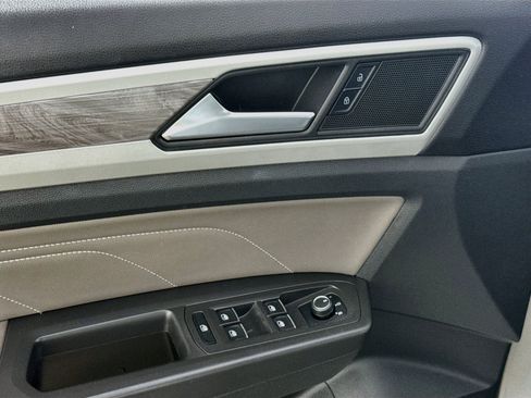 Used 2023 Volkswagen Atlas Cross Sport SE w/ Panoramic Sunroof Package AWD/4WD image 21