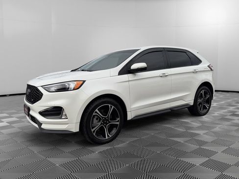 Used 2023 Ford Edge ST image 3