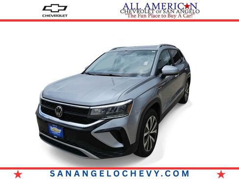 Used 2024 Volkswagen Taos SE FWD image 1