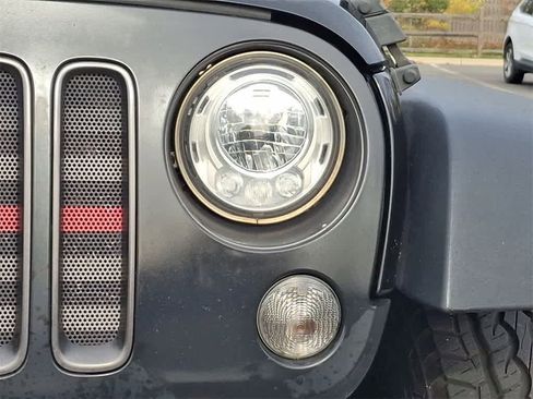 Used 2017 Jeep Wrangler Unlimited Rubicon image 29