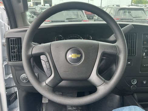 New 2026 Chevrolet Express 3500 Extended RWD image 13