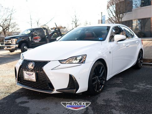 Used 2019 Lexus IS 350 F Sport image 3