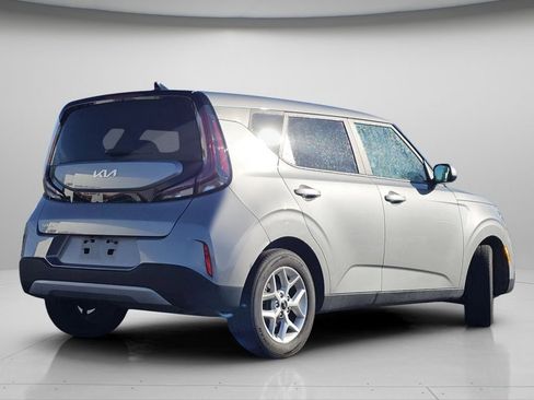 Used 2023 Kia Soul LX w/ Option Group 015 FWD image 22