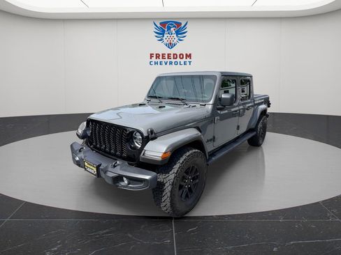 Used 2022 Jeep Gladiator Sport AWD/4WD image 1