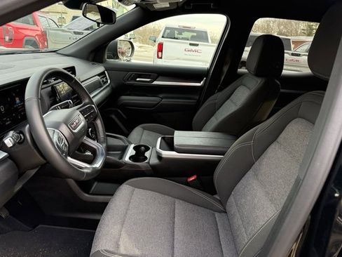 Used 2025 GMC Terrain Elevation image 8