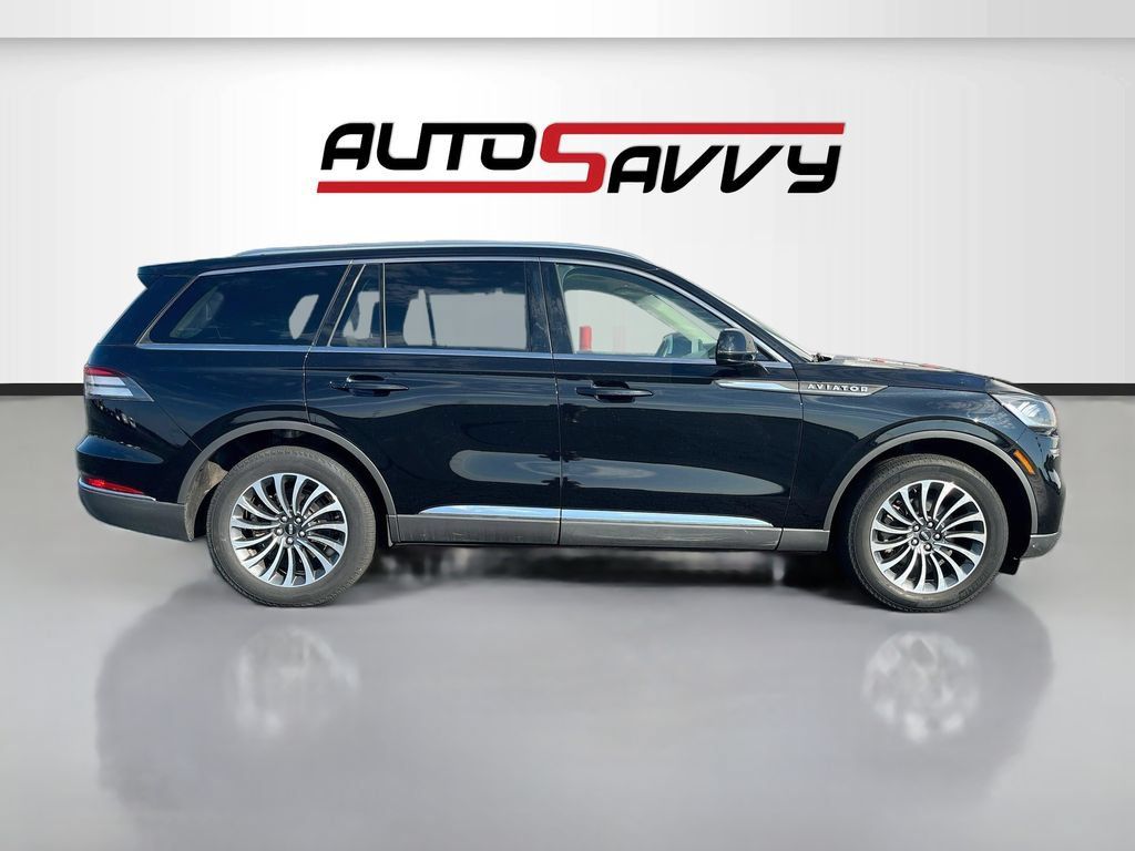 Used 2024 Lincoln Aviator AWD w/ Premium Package image 8