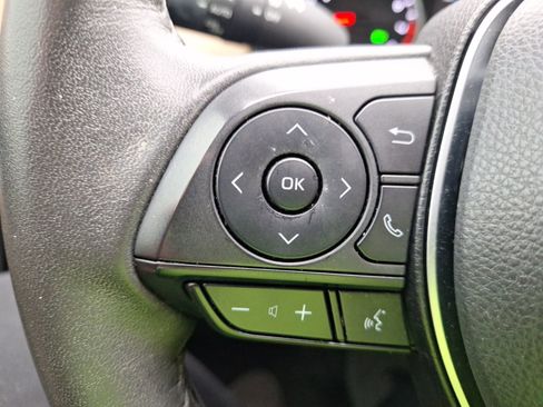 Used 2022 Toyota RAV4 XLE Premium image 22