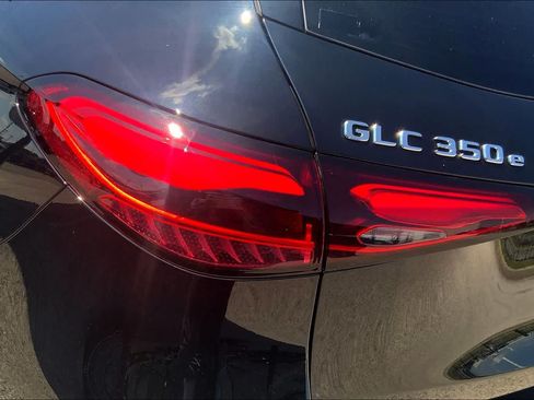 Used 2025 Mercedes-Benz GLC 350e 4MATIC image 6