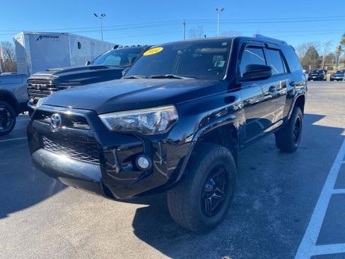 Used 2014 Toyota 4Runner SR5 image 6