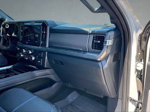 Used 2025 Ford F250 Platinum w/ FX4 Off-Road Package AWD/4WD image 13