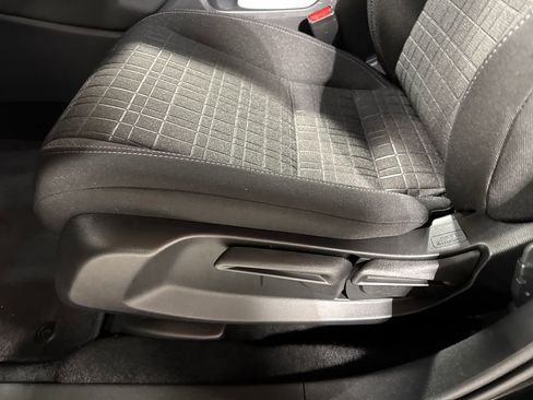 Used 2024 Honda HR-V LX image 15