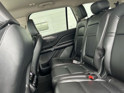 Used 2024 Lincoln Aviator AWD w/ Elements Package image 9