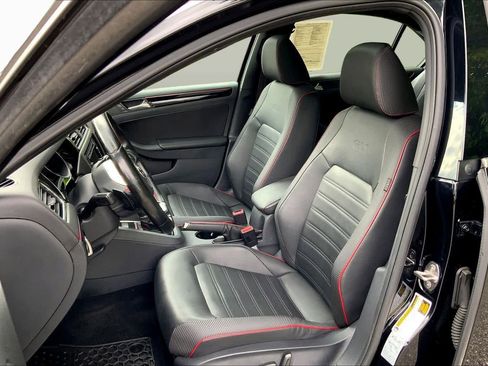 Used 2015 Volkswagen Jetta GLI SE FWD image 9