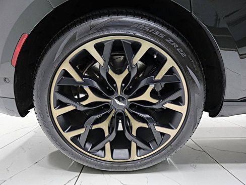 Used 2021 Aston Martin DBX AWD/4WD image 51