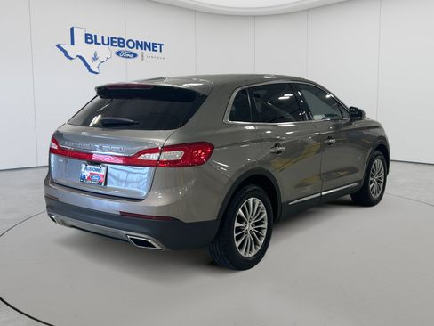 Used 2016 Lincoln MKX Select w/ Select Plus Package FWD image 5