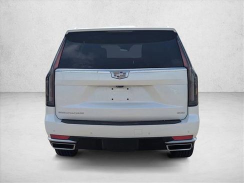 Used 2023 Cadillac Escalade Premium Luxury image 6