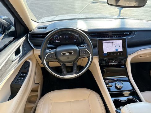 Used 2022 Jeep Grand Cherokee L Limited image 15