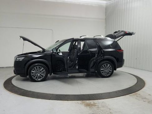 Used 2025 Nissan Pathfinder SL w/ SL Premium Package AWD/4WD image 13