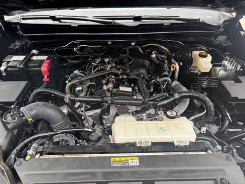 Used 2025 Toyota Tacoma TRD Off-Road image 30