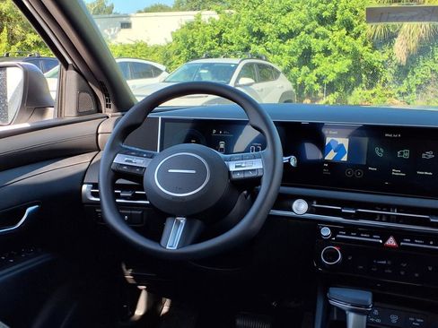 New 2025 Hyundai Santa Cruz SEL image 16