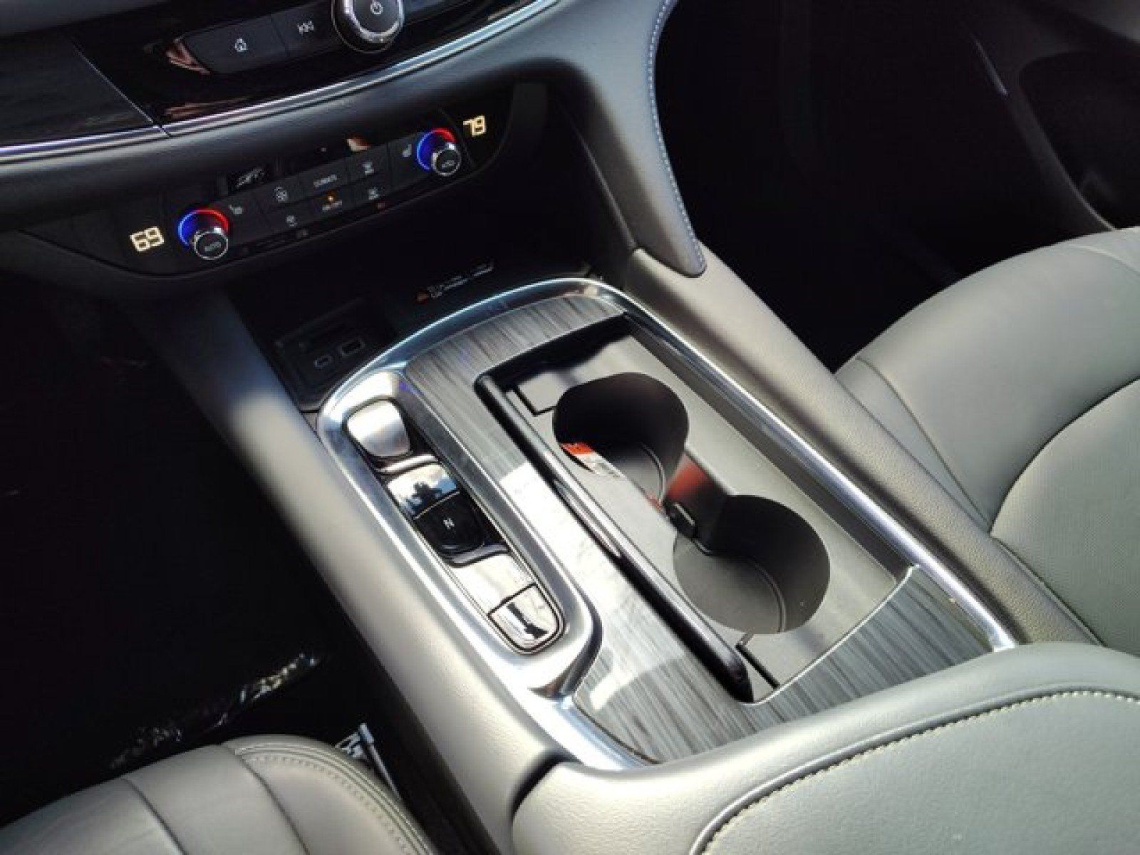 Used 2023 Buick Enclave Essence FWD image 14