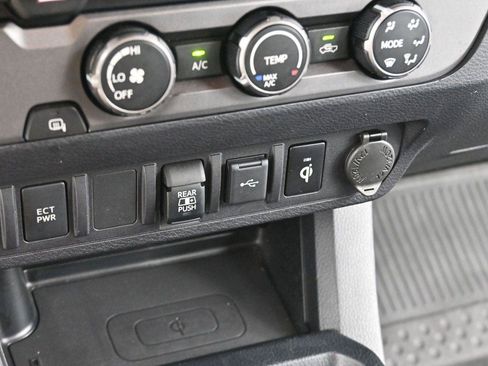 Used 2020 Toyota Tacoma TRD Sport RWD image 23
