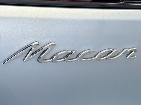 Used 2021 Porsche Macan w/ Premium Package Plus AWD/4WD image 28