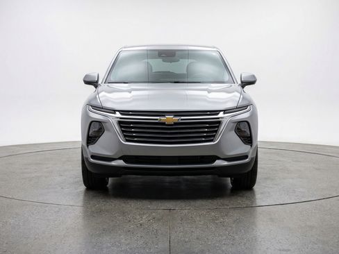 Used 2025 Chevrolet Equinox LT image 2