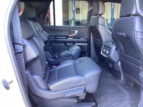 Used 2025 Ford Expedition Max Platinum w/ Stealth Performance Package AWD/4WD image 5