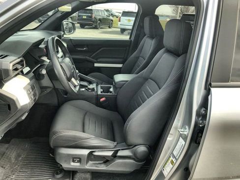 Used 2024 Toyota Tacoma TRD Sport AWD/4WD image 11