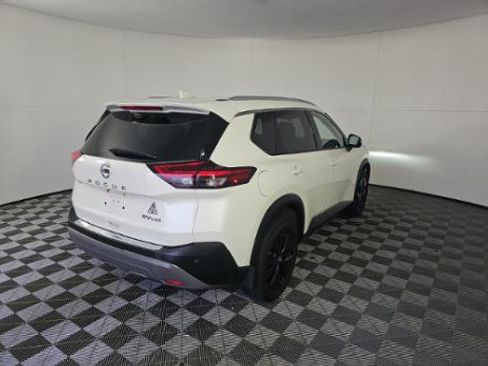 Used 2021 Nissan Rogue SV w/ Premium Package AWD/4WD image 3