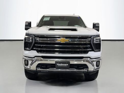 Used 2024 Chevrolet Silverado 2500 LTZ AWD/4WD image 2