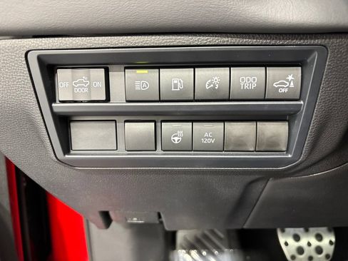Used 2025 Toyota Tundra Platinum AWD/4WD image 55