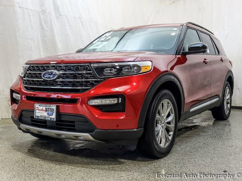 Used 2024 Ford Explorer XLT w/ Equipment Group 202A image 2