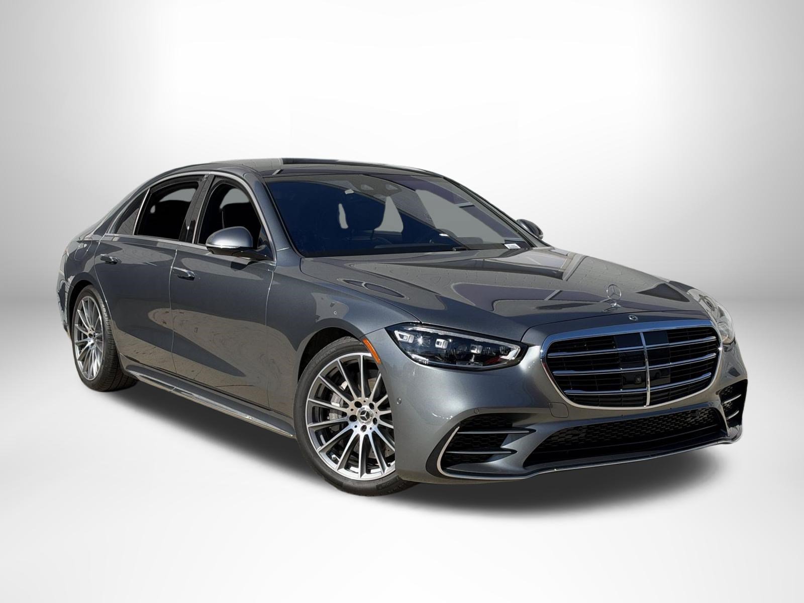 Used 2025 Mercedes-Benz S 580 4MATIC Sedan image 1