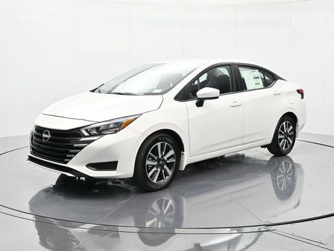 New 2025 Nissan Versa SV w/ Trunk Package FWD image 1