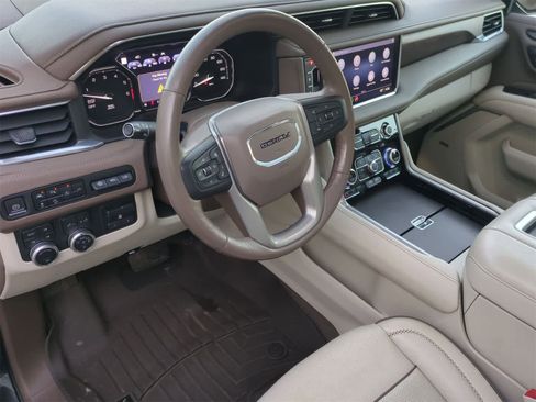 Used 2021 GMC Yukon Denali w/ Denali Ultimate Package image 10