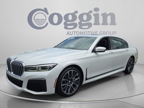Used 2020 BMW 740i w/ M Sport Package RWD image 1