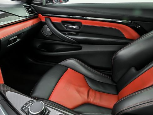 Used 2020 BMW M4 Coupe w/ Competition Package RWD image 33
