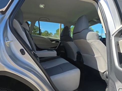 Used 2021 Toyota RAV4 XLE image 43