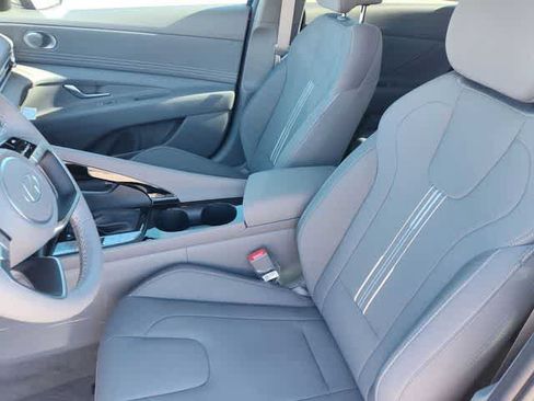New 2026 Hyundai Elantra SEL Sport FWD image 14