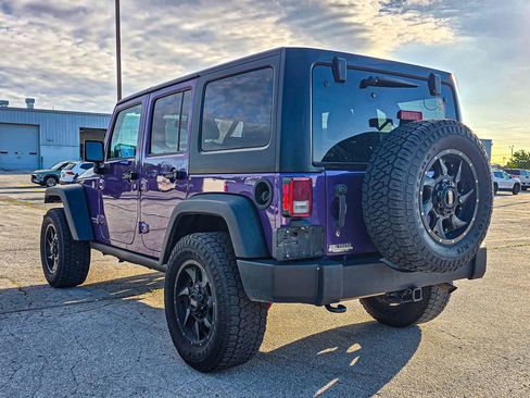 Used 2018 Jeep Wrangler Unlimited Rubicon w/ Connectivity Group AWD/4WD image 4