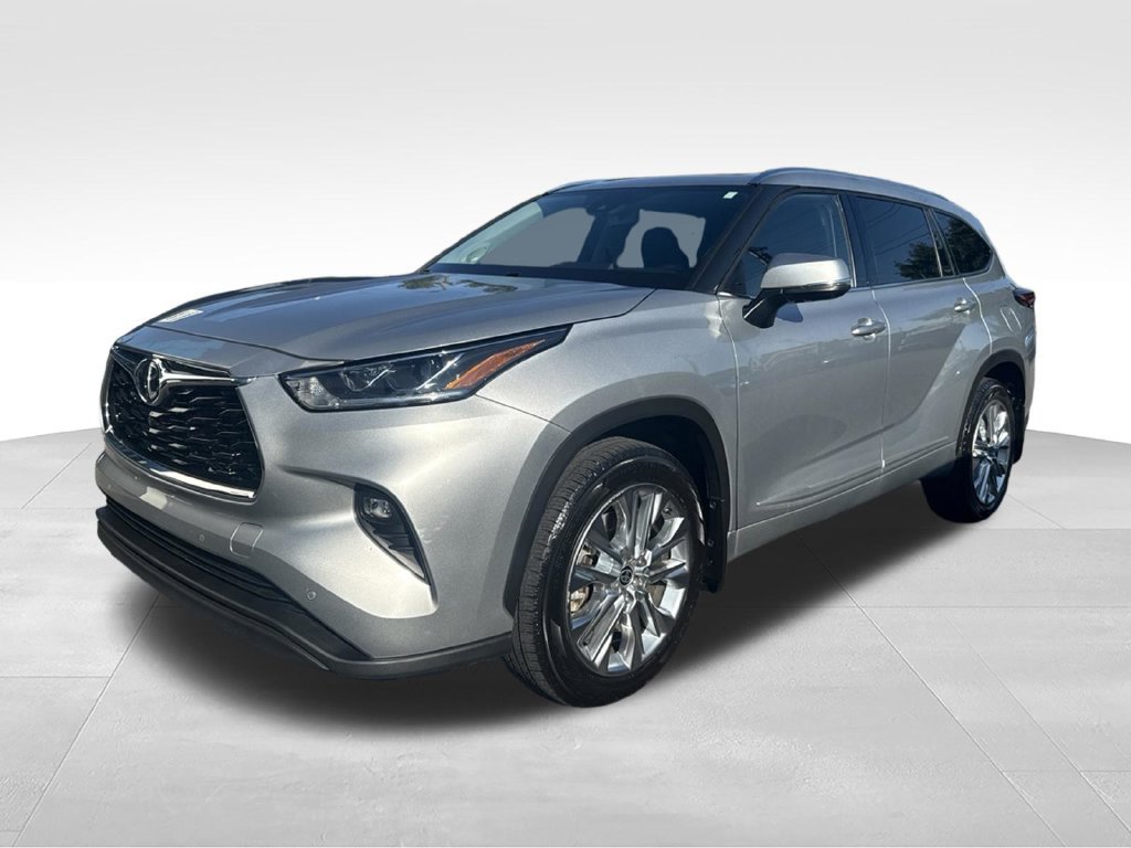 Used 2022 Toyota Highlander Limited AWD/4WD image 5