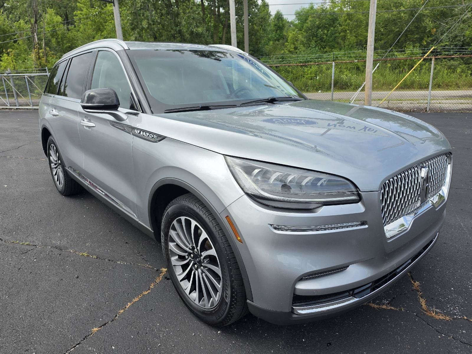 Used 2023 Lincoln Aviator AWD w/ Premium Package image 6