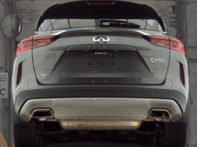 Used 2022 INFINITI QX50 Essential AWD/4WD image 7