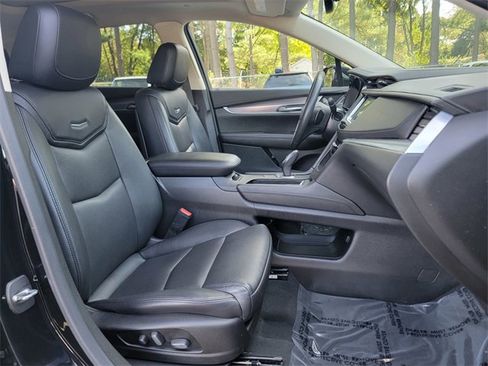 Used 2018 Cadillac XT5 Luxury image 24
