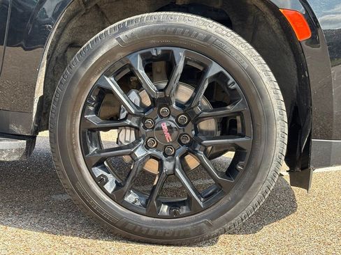 Used 2023 GMC Yukon SLT AWD/4WD image 17
